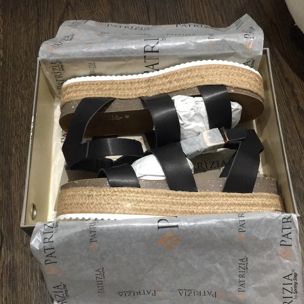 Platform Sandals - Picture 2 of 4